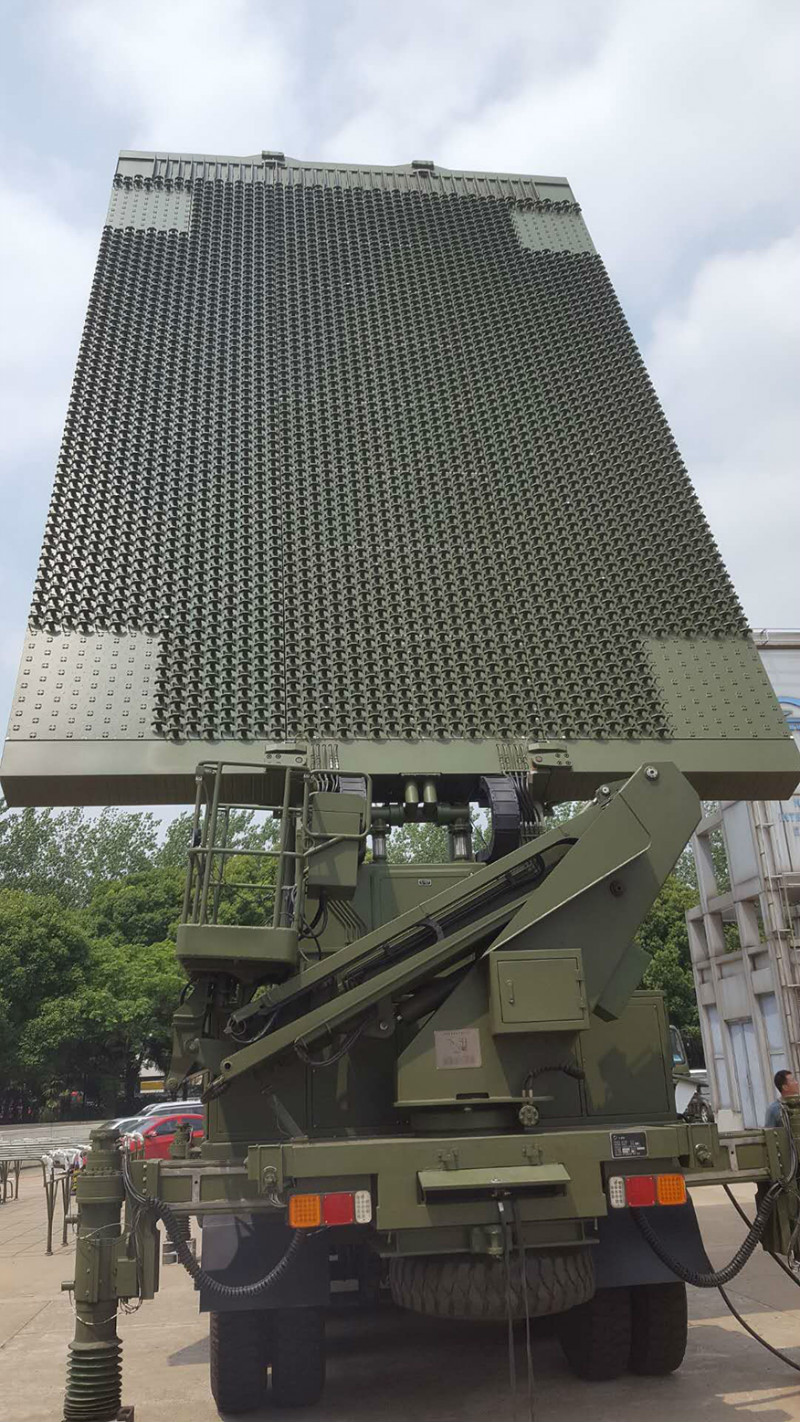 XX型號波段多功能相控陣雷達內聚氨酯發泡