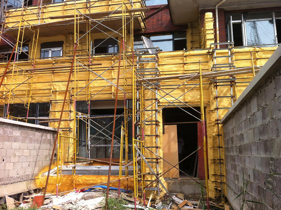 噴涂聚氨酯外保溫系統